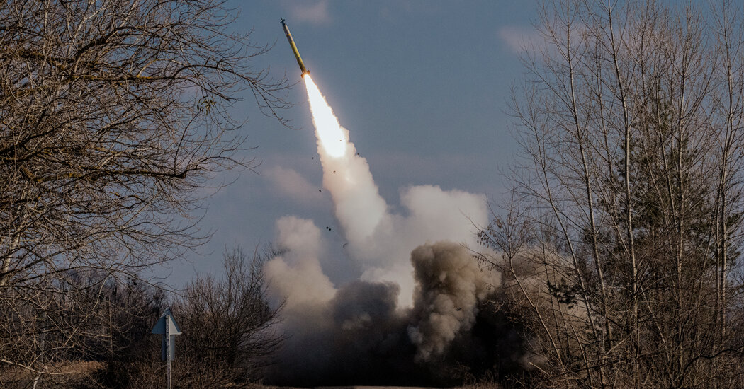 Att ta kampen mot Ryssland: Väst väger Ukrainas användning av sina vapen