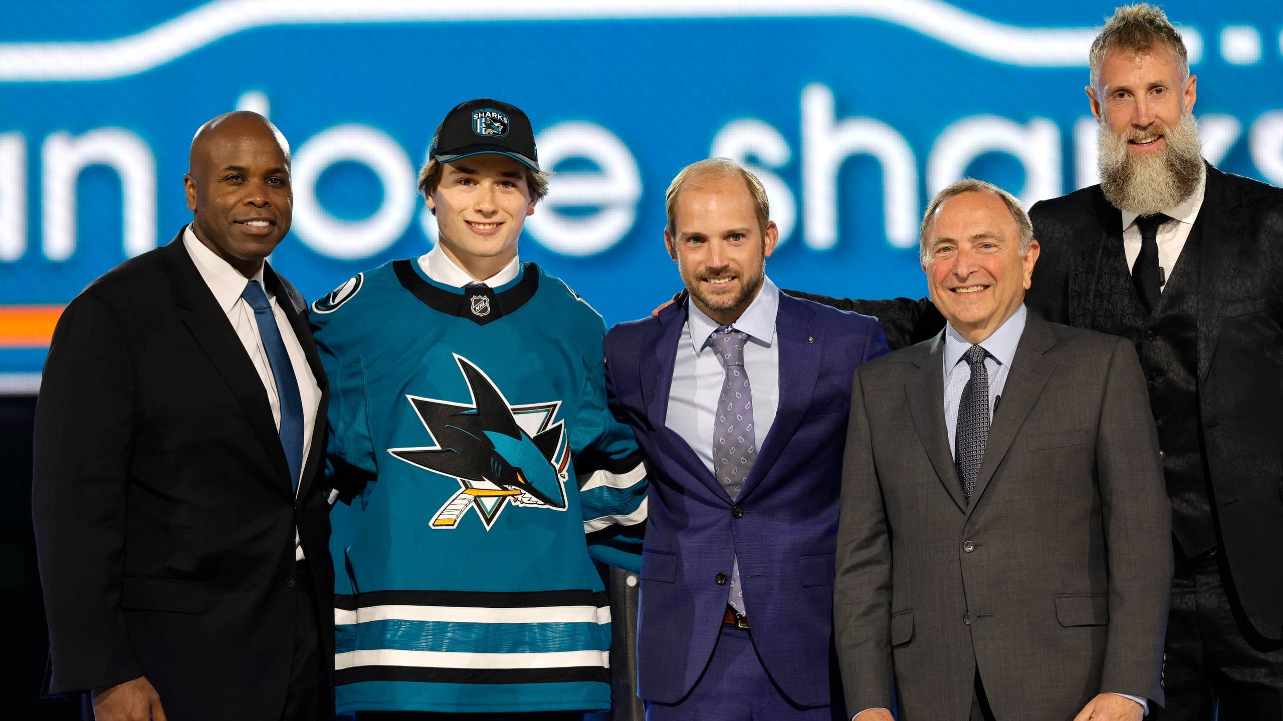 Macklin Celebrini valdes först i NHL-draften 2024 | NHL