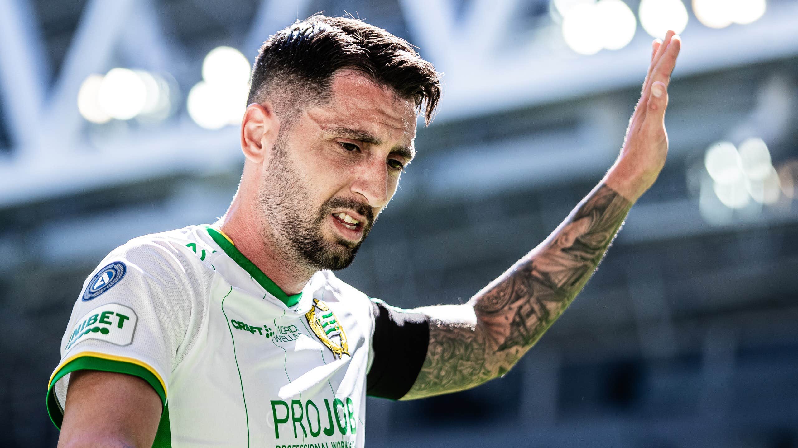 Bajen får det tufft
direkt i omstarten