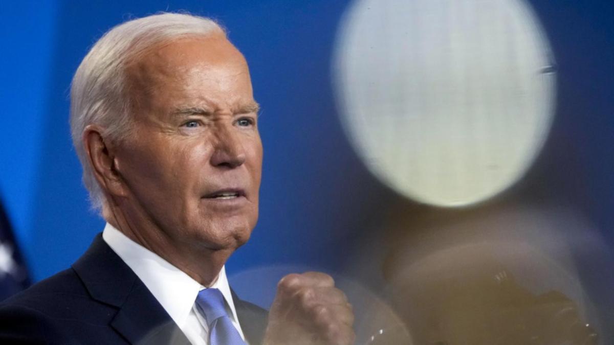 Joe Biden släpper budet om presidentomval, stöder Kamala Harris