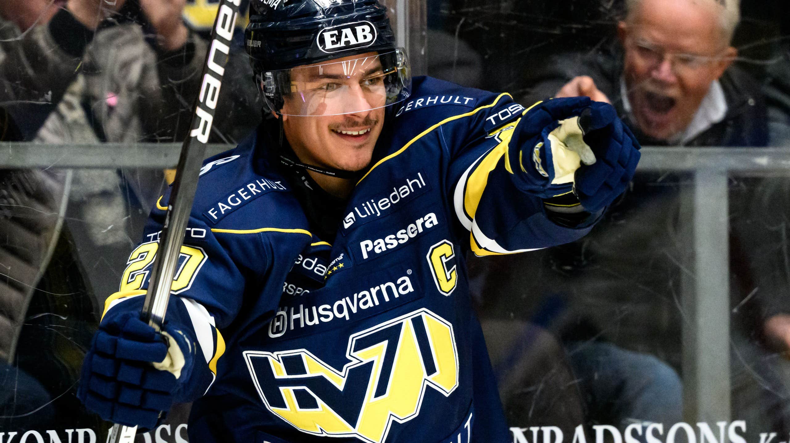 Vändningen: André Petersson tillbaka i träning med HV71 | SHL