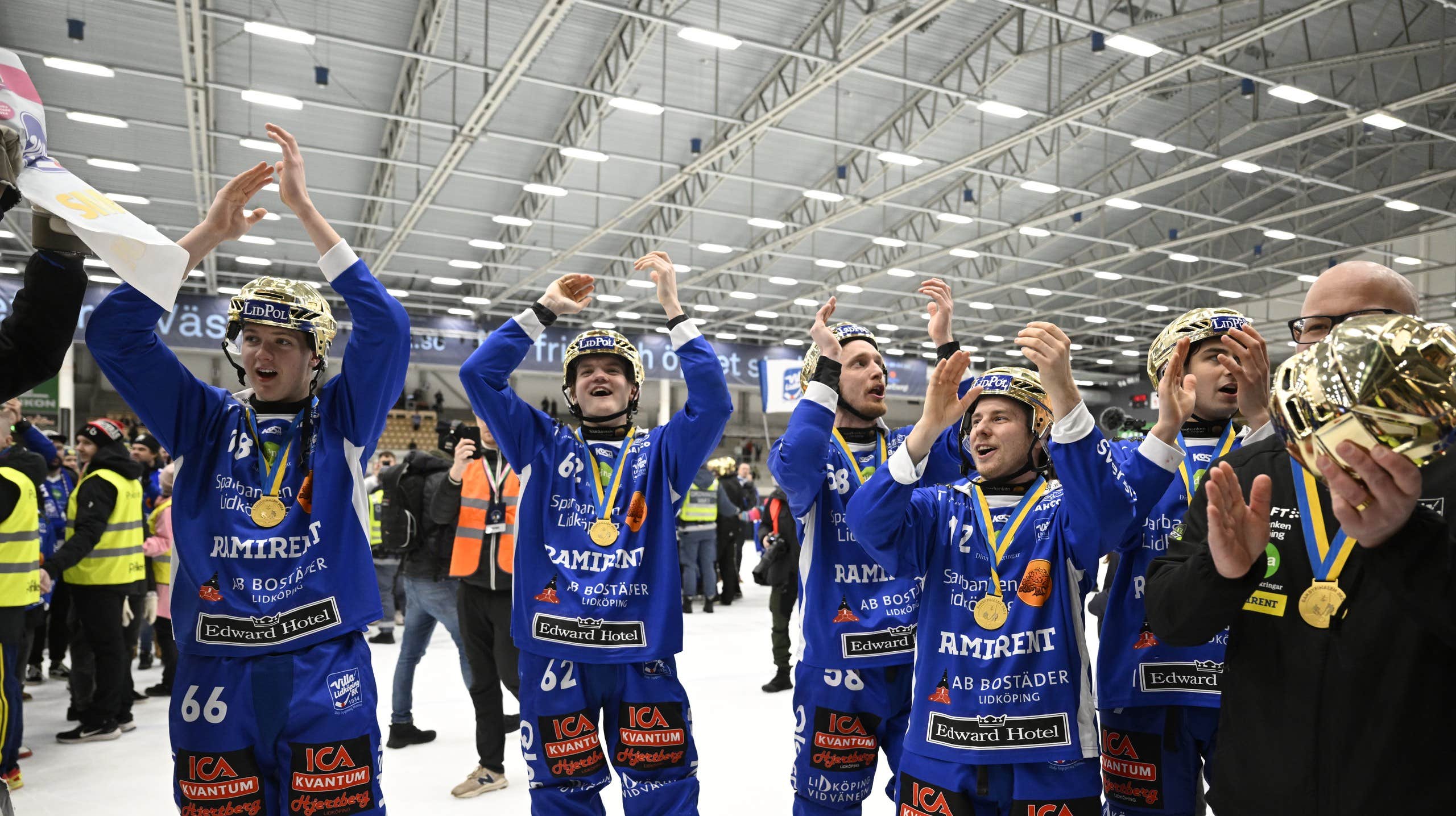 Så ser du elitserien i bandy • Sverige–Finland på Expressen | Bandy