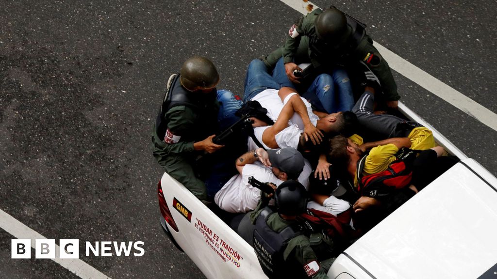 Venezuelaner fruktar för anhöriga efter massgripanden