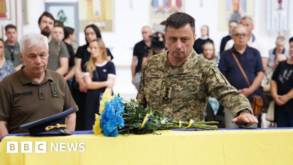 President Zelenskij sparkar Ukrainas flygvapenchef Mykola Oleshchuk