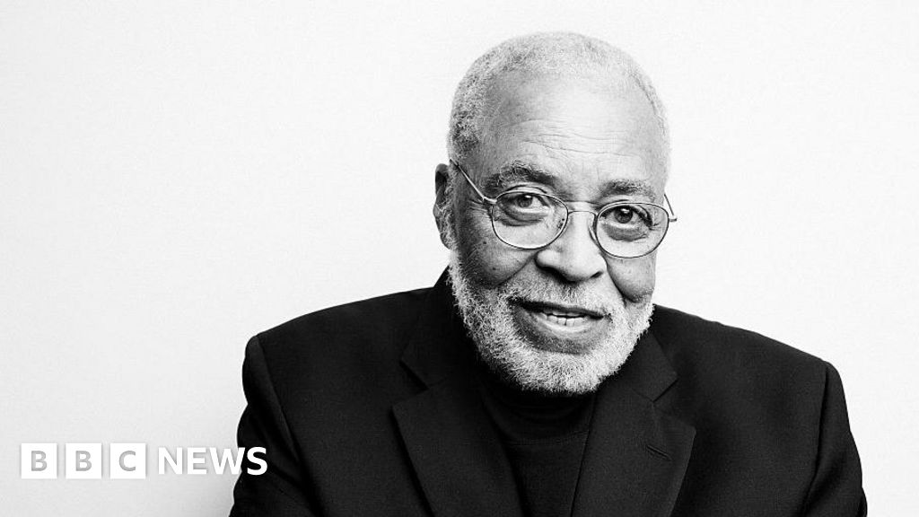 James Earl Jones, rösten till Darth Vader och Musafa