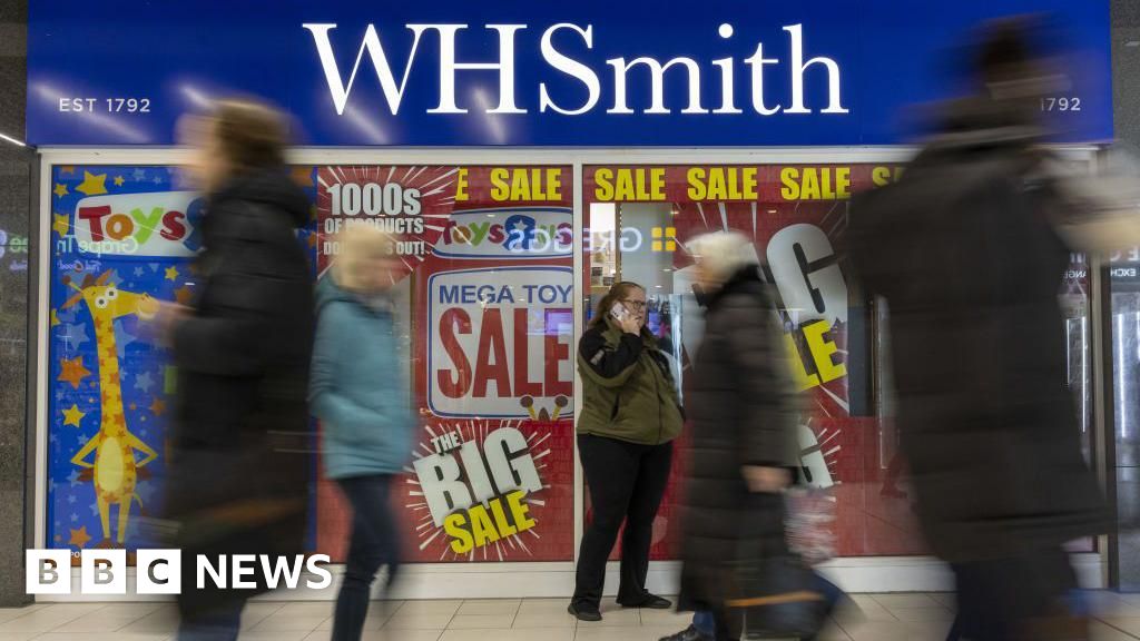 Wh Smith High Street -försäljningen faller mitt i samtal för att sälja butiker