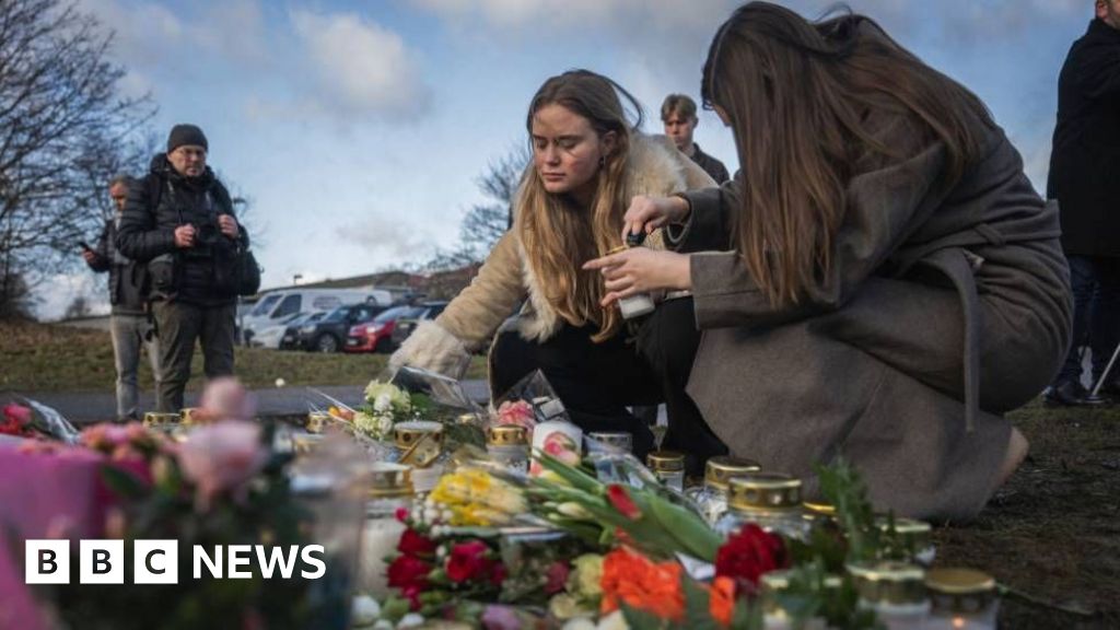 Sverige sörjer dödligaste skytte när pistolmaninformation dyker upp