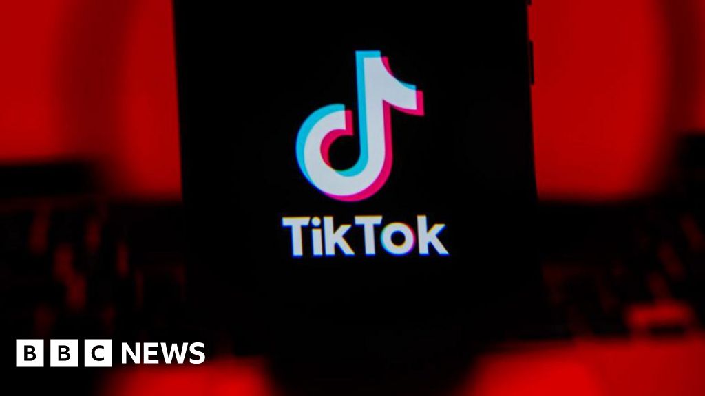 Tiktok stämdes av föräldrar till Storbritanniens tonåringar efter påstådda utmaningar dödsfall