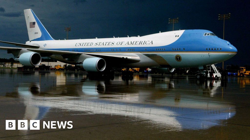 Jag är inte nöjd med Boeing, säger Trump över Air Force One