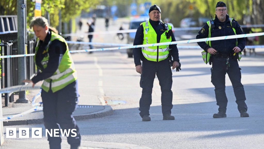 Sex personer arresterade över tredubbla mord i Sverige